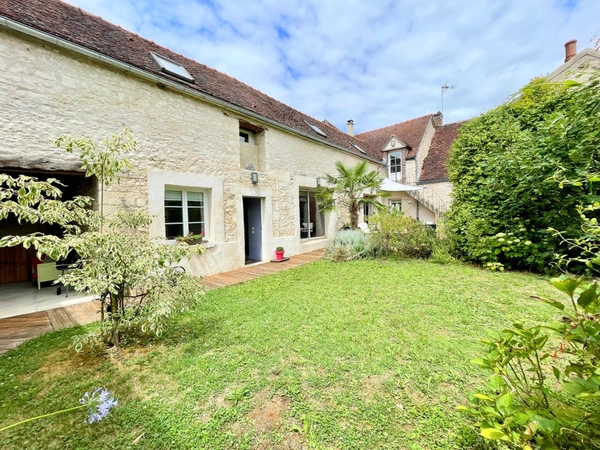 Maison à vendre 7 pièces CHARMOY (89)