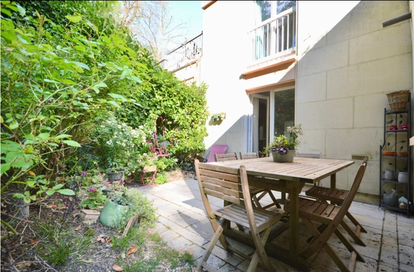 Dpt Yvelines (78), à vendre SAINT GERMAIN EN LAYE maison P8 de 172,25 m² avec jardin privatif