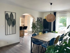 Maison familiale de 8 pièces sur 970 m2 de terrain à OLLE 