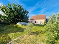 Maison familiale de 8 pièces sur 970 m2 de terrain à OLLE 