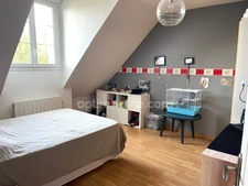 Maison familiale de 8 pièces sur 970 m2 de terrain à OLLE 