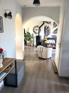 Maison familiale de 8 pièces sur 970 m2 de terrain à OLLE 