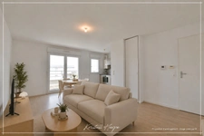 Dpt Loire Atlantique (44), à vendre REZE appartement T2 de 47m², dernier étage avec balcon et stationnement.