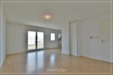 Dpt Loire Atlantique (44), à vendre REZE appartement T2 de 47m², dernier étage avec balcon et stationnement.