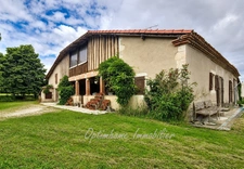 Maison de caractère de 227 m² en campagne 