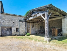 Ensemble immobilier en pierres avec dépendances