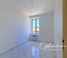 Ensemble immobilier en pierres avec dépendances