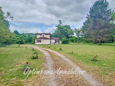 Maison 6 pièces sur grand terrain au calme