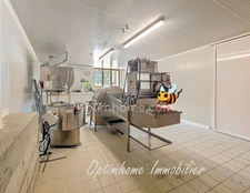 Fonds de commerce et murs de 164 m² et maison habitation 76 m² sur 4 ha de paririe ST ROBERT (47)