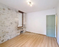 Ensemble immobilier en pierres