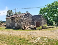 Ensemble immobilier en pierres avec dépendances