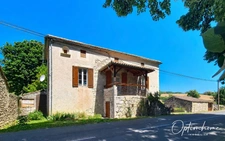 Ensemble immobilier en pierres avec dépendances