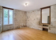 Ensemble immobilier en pierres