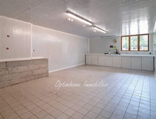 Ensemble en pierres maison et grange au calme 