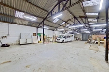 À LOUER – LOCAL PROFESSIONNEL D’ENVIRON 420 m² À CARHAIX-PLOUGUER