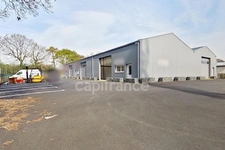 A la location sur LANTIC – Cellule artisanale / box de stockage de 181 m² au sein d’un site sécurisé
