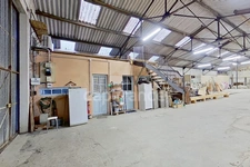 À LOUER – LOCAL PROFESSIONNEL D’ENVIRON 420 m² À CARHAIX-PLOUGUER