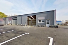 A la location sur LANTIC – Cellule artisanale / box de stockage de 181 m² au sein d’un site sécurisé