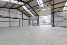 A la location sur LANTIC – Cellule artisanale / box de stockage de 181 m² au sein d’un site sécurisé