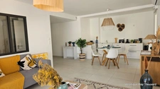 Dpt Var (83), à vendre SAINT RAPHAEL appartement T4 en rez de chaussée de 83 m² - Terrasse et jardin. Garage.