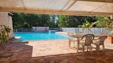 HYÈRES – PROPERTY ON OVER 1 HECTARE – SINGLE-STOREY MAIN HOUSE, SWIMMING POOL AND OUTBUILDINGS 