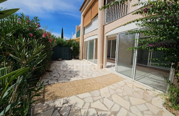 Appartement à vendre 3 pièces avec terrasse et parking Bormes les Mimosas (83)