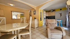 Spacious 2-room apartment with windows on both sides in the heart of Cavalaire-sur-Mer with terraces & garage