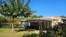 HYÈRES – PROPERTY ON OVER 1 HECTARE – SINGLE-STOREY MAIN HOUSE, SWIMMING POOL AND OUTBUILDINGS 