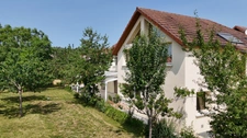 Dijon-Sud, Clos du Roy. Maison T8 de 255 m2 possibilité, 7 chambres,  sur un terrain de 790 m2 et 150m2 s-sol