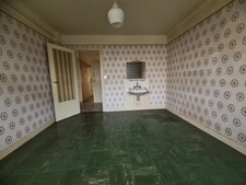 Dijon-Quartier Victor Hugo Appartement T5 à rénové 80 m² garage en sus.