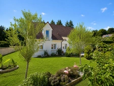 Coup de cœur sur la Côte de Nuits – Chambœuf- T8 de 200m2 sur 800 m2 Clos - Double garage - Piscine...