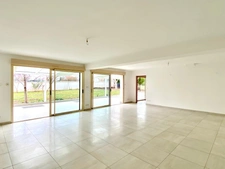 Dijon-Sud, Clos du Roy à Chenôve. Maison T8 de 255 m2 sur un terrain de 790 m2