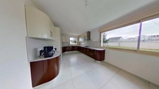 Dijon-Sud, Clos du Roy à Chenôve. Maison T8 de 255 m2 sur un terrain de 790 m2