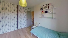 Maison T6  lumineuse et spacieuse sur les hauteurs de Dijon de 140m2 sur 446 m2 de terrain