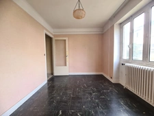 Dijon-Quartier Victor Hugo Appartement T5 à rénové 80 m² garage en sus.