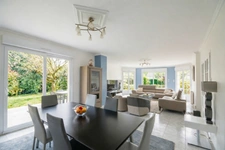 Maison Familiale d’Exception T7 au Calme de la Toison d’Or, triple garage, jardin clos et arboré et quartier bienveillant