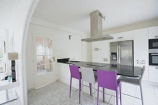 Maison Familiale d’Exception T7 au Calme de la Toison d’Or, triple garage, jardin clos et arboré et quartier bienveillant