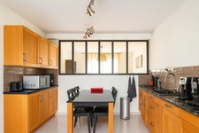Belle Maison T6 Récente  A la ville aux dames – 4 Chambres – Jardin Clos – Garage – Quartier Résidentiel 