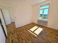 HIRSON (02) - 🏡 Vente maison semi-individuelle, avec 3 chambres 🛏️🛏️🛏️, cour 🚗 et jardin ☘️