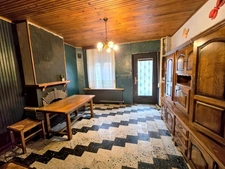 HIRSON (02) - 🏠 Maison 2 chambres avec cour et remise. Idéal investisseurs !