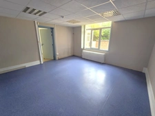 FOURMIES (59) - Vente immeuble de 390 m² avec cour.