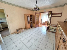 HIRSON (02) - 🏡 Vente maison semi-individuelle, avec 3 chambres 🛏️🛏️🛏️, garage 🚗 et jardin ☘️