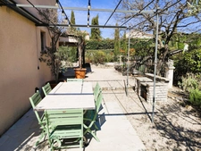 NANS LES PINS (VAR) NOUVEAUTE !!! En résidence sécurisée Villa 110m² (103m²loi carrez) avec jardin 400m² et parkings ,