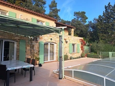 VAR (83) VINS SUR CARAMY, Magnifique Villa de charme de 163m² + studio 20m²et dépendances/1939m²avec piscine 
