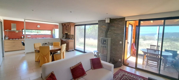  TAVERNES(VAR) Maison D'ARCHITECTE BIOCLIMATIQUE 5 PIECES / 2998m² clos  
