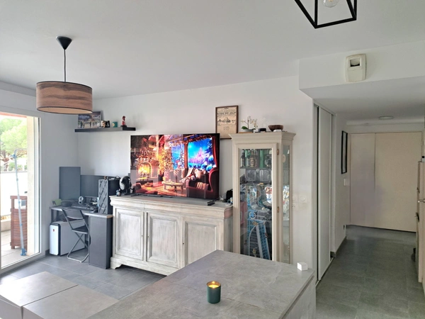 A vendre appartement T3  + vaste terrasse et parking privé - MARSEILLE CHATEAU GOMBERT - 