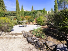 NANS LES PINS (VAR) NOUVEAUTE !!! En résidence sécurisée Villa 110m² (103m²loi carrez) avec jardin 400m² et parkings ,