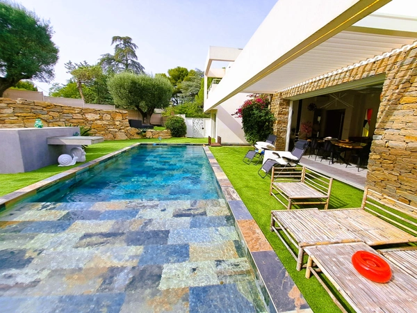 LA CIOTAT- Bord de mer, Merveilleuse Villa d'Architecte( construite en 2021) 285 m² de surface au sol/1000m²avec piscine 