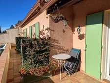 VAR (83) VINS SUR CARAMY, Magnifique Villa de charme de 163m² + studio 20m²et dépendances/1939m²avec piscine 