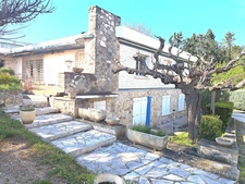 TRETS (13) A SAISIR Villa jumelée 8 Pièces 273m² habitables  +garage 46m² /2054m² clos.